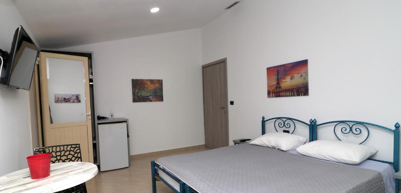 Apartamento Ildora Qimon Himarë Exterior foto