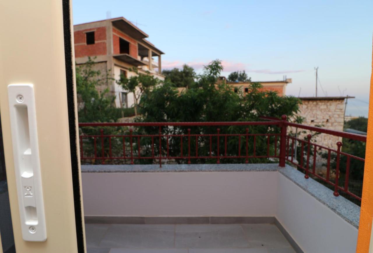 Apartamento Ildora Qimon Himarë Exterior foto