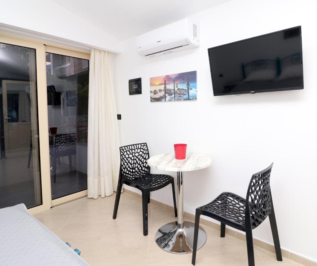 Apartamento Ildora Qimon Himarë Exterior foto